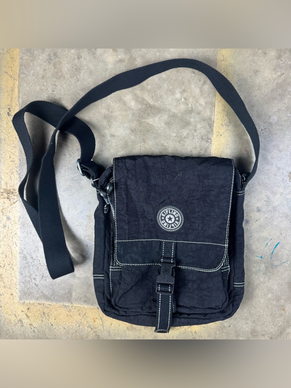 Kipling Crossbody Bag Black Gray 1990s Y2K Bookworm School Cargo Style Classic